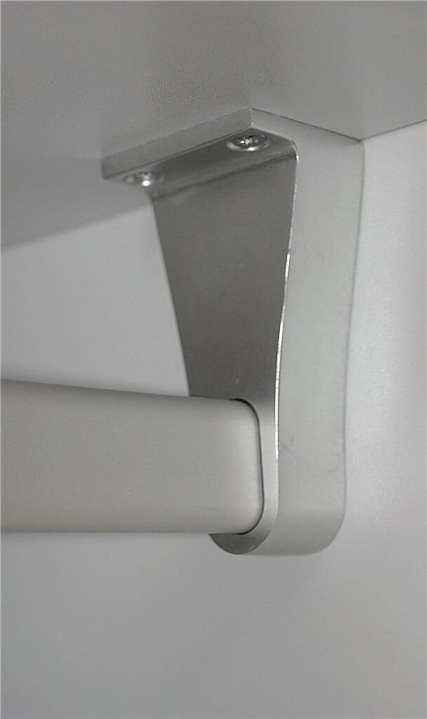 Plafondsteun kledingroedes